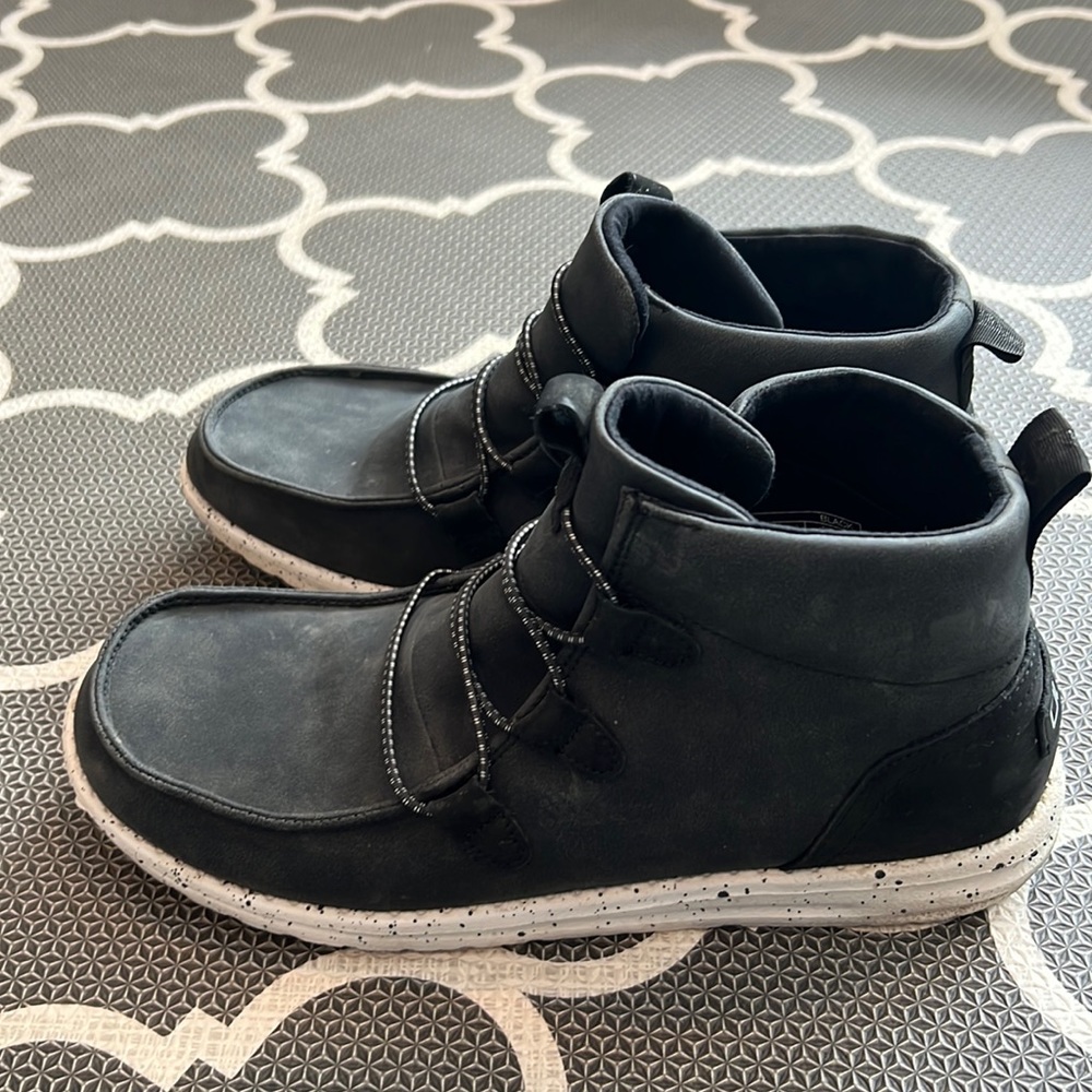 Hey Dude Lea Black Boots Women’s 10